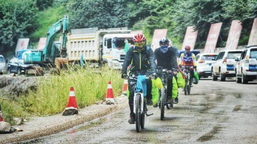 反騎318 挑戰(zhàn)爛泥路 麥芒香格里拉環(huán)線騎行