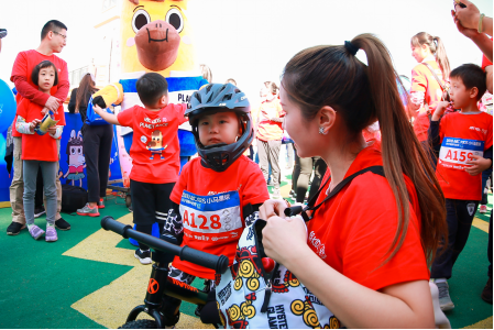 武漢萌娃們在ABC KIDS小馬星球親子馬拉松中感受別樣花海