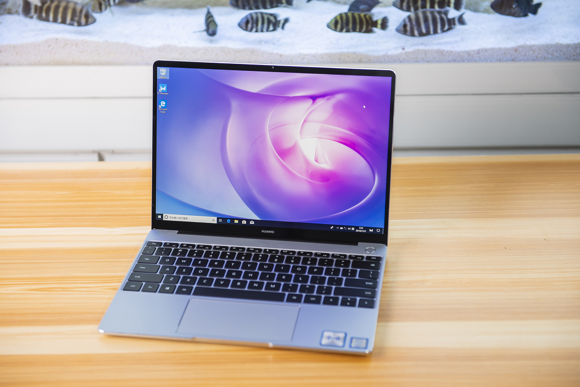 何需妥協(xié)MacBook Air？HUAWEI MateBook 13：您身邊的優(yōu)質(zhì)全面屏輕快本