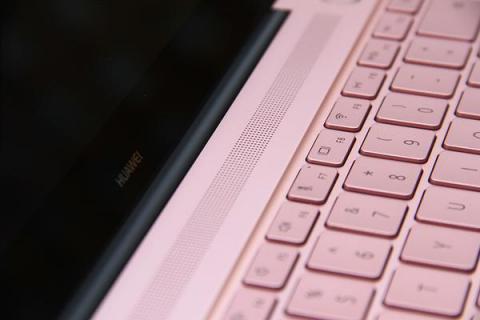 何需妥協(xié)MacBook Air？HUAWEI MateBook 13：您身邊的優(yōu)質(zhì)全面屏輕快本