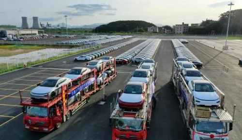 ?小鵬汽車預(yù)計8月在美上市 何小鵬持股31.6%為最大股東