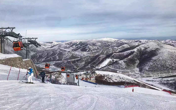 “報復性滑雪”先來了!冬奧會主場地崇禮民宿旺季提前，周末滑雪一房難求!