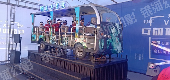 VR汽車影院登陸VR體驗館引得游客熱捧！