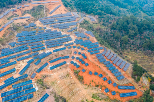 大功率，高精度！固德威100kW+大機(jī)全面助力山地光伏電站