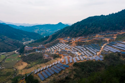 大功率，高精度！固德威100kW+大機(jī)全面助力山地光伏電站