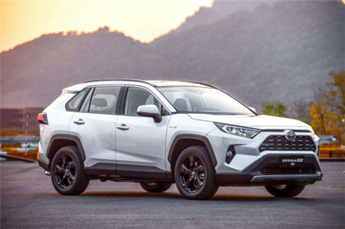 RAV4榮放雙擎版，擁有傲視同級(jí)的三種四驅(qū)系統(tǒng)