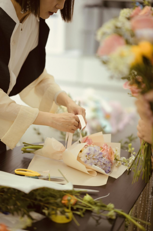 女神節(jié)榮耀禮盒，體驗(yàn)店變花海玩出新“花樣”