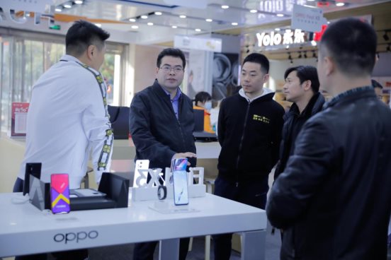 蘇寧、國(guó)美、京東之家門店排隊(duì)搶購(gòu) OPPO Find X3系列首銷火爆