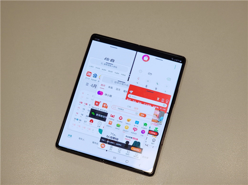 折疊屏多任務(wù)交互對比 三星Galaxy Z Fold2 5G勝在高效實(shí)用