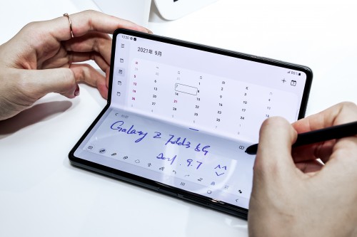 更成熟的折疊屏來了！三星Galaxy Z Fold3