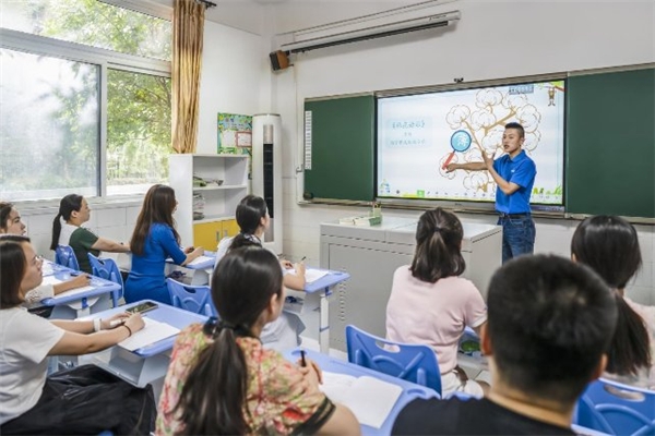 希沃服務(wù)，用心守護(hù)熱愛(ài)教育的每一個(gè)你