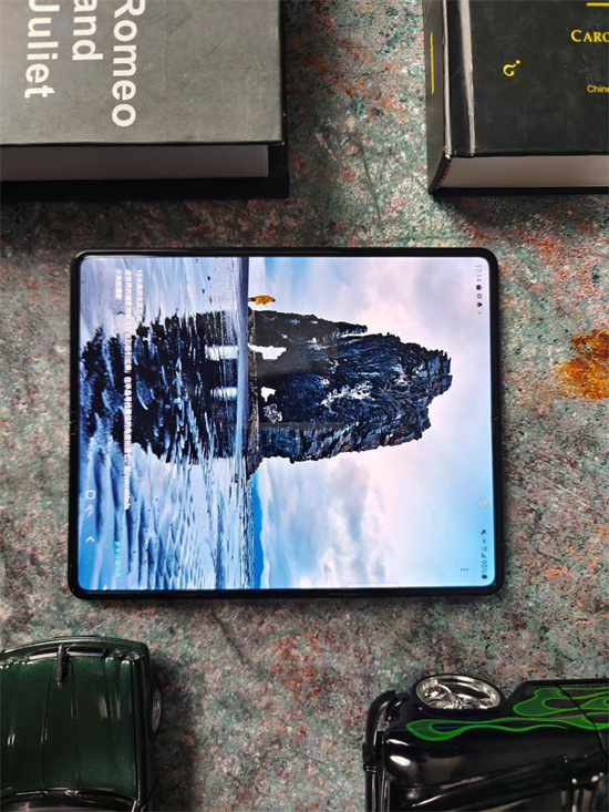 三星Galaxy Z Fold3 5G評(píng)測(cè)：引領(lǐng)折疊屏手機(jī)新體驗(yàn)