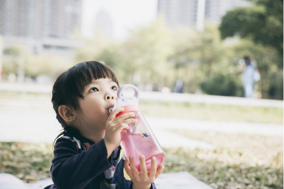 要補水，更要補營養(yǎng)——育兒專家蔣競雄解讀兒童飲水的健康密碼