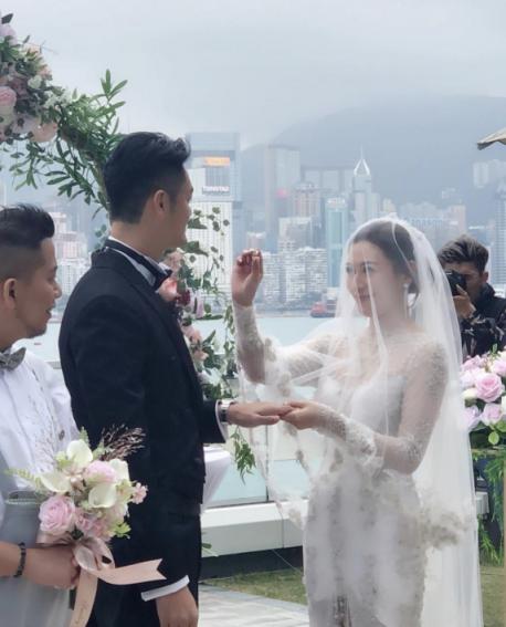 江若琳結(jié)婚，DR鉆戒見證美好愛情