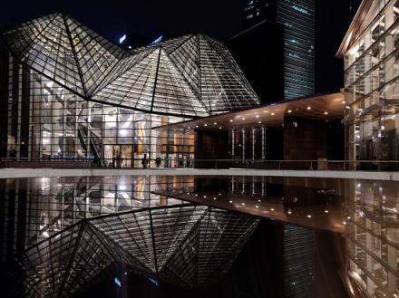 京東一加手機(jī)跨界Lonely Planet，旅行讀物《夜·中國(guó)》江上揭曉