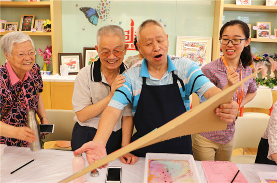 泰康之家口述史紀(jì)錄片《共和國(guó)的建設(shè)者》在京舉辦開(kāi)機(jī)儀式