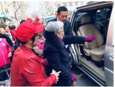 在全國建愛心車隊做公益 首汽約車帶給這個世界更多溫暖