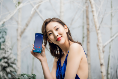 不止拍照性能強(qiáng)悍，三星Galaxy S10系列的屏幕更強(qiáng)大