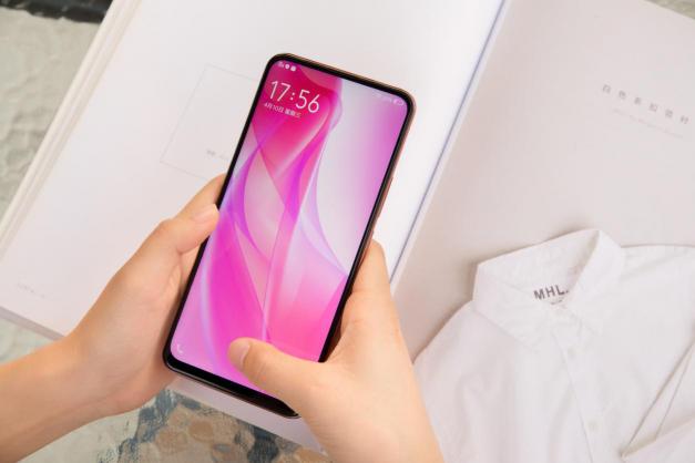 vivo S1寵愛粉強勢來襲，超強自拍發(fā)現(xiàn)更美的你