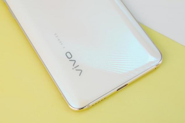 從此和挖孔屏說(shuō)再見(jiàn)，vivo X27帶你領(lǐng)略真全面屏的魅力！