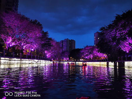 夜游錦江花絮視頻引爆網(wǎng)絡(luò)，成都這次被華為P30系列帶火了！