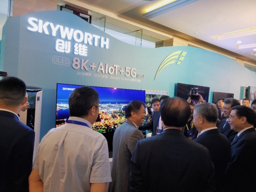 創(chuàng)維以8K+AIoT+5G重新定義電視發(fā)展方向，全球首臺8K AIoT 5G O