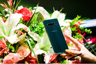 三星Galaxy S10拍視頻穩(wěn)定、清晰 領(lǐng)先華為P30