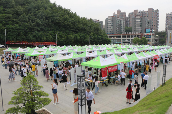 十堰漢江師范學院校園招聘會啟動 京東云攜入園企業(yè)招選優(yōu)質電商人才