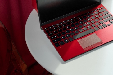 輕?快 致遠(yuǎn) VAIO SX12輕?快上陣 重新定義主力電腦