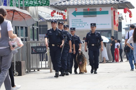 高溫關愛行動走進西安火車站 王老吉用行動致敬新時代“烈日英雄”