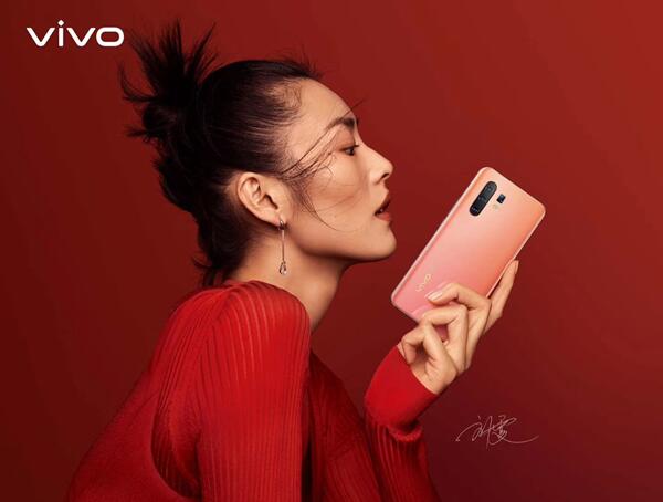 vivo X30 × 劉雯時(shí)尚大片首曝光，高級(jí)質(zhì)感一躍而出