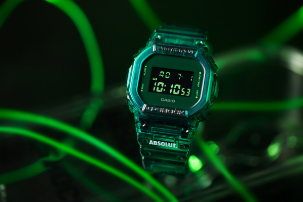 潮流入喉！G-SHOCK X ABSOLUT絕對伏特加聯(lián)名款破界來襲