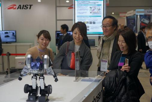 日本國際機器人展首現(xiàn)智能變形機器人，樂森機器人正式登陸日本市場