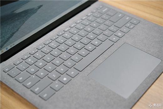 Surface Laptop 3 13.5與15英寸正面對(duì)決：十代酷睿是最后贏(yíng)家